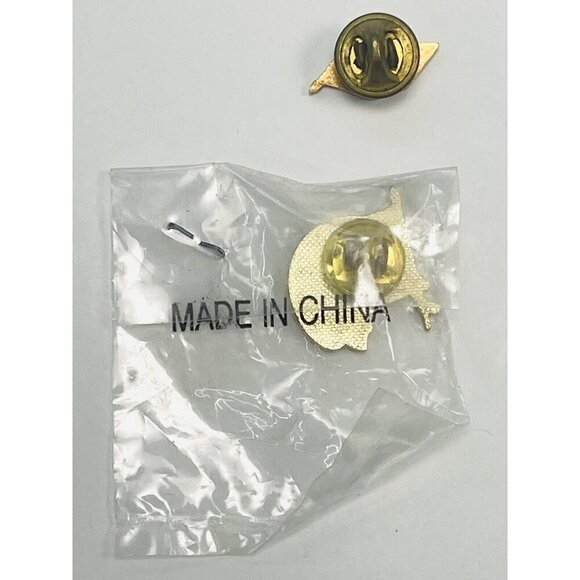 Lot 2 Goldtone Enamel Red White Blue Patriotic American Flag PINBACKS Lapel Pins - Picture 2 of 4